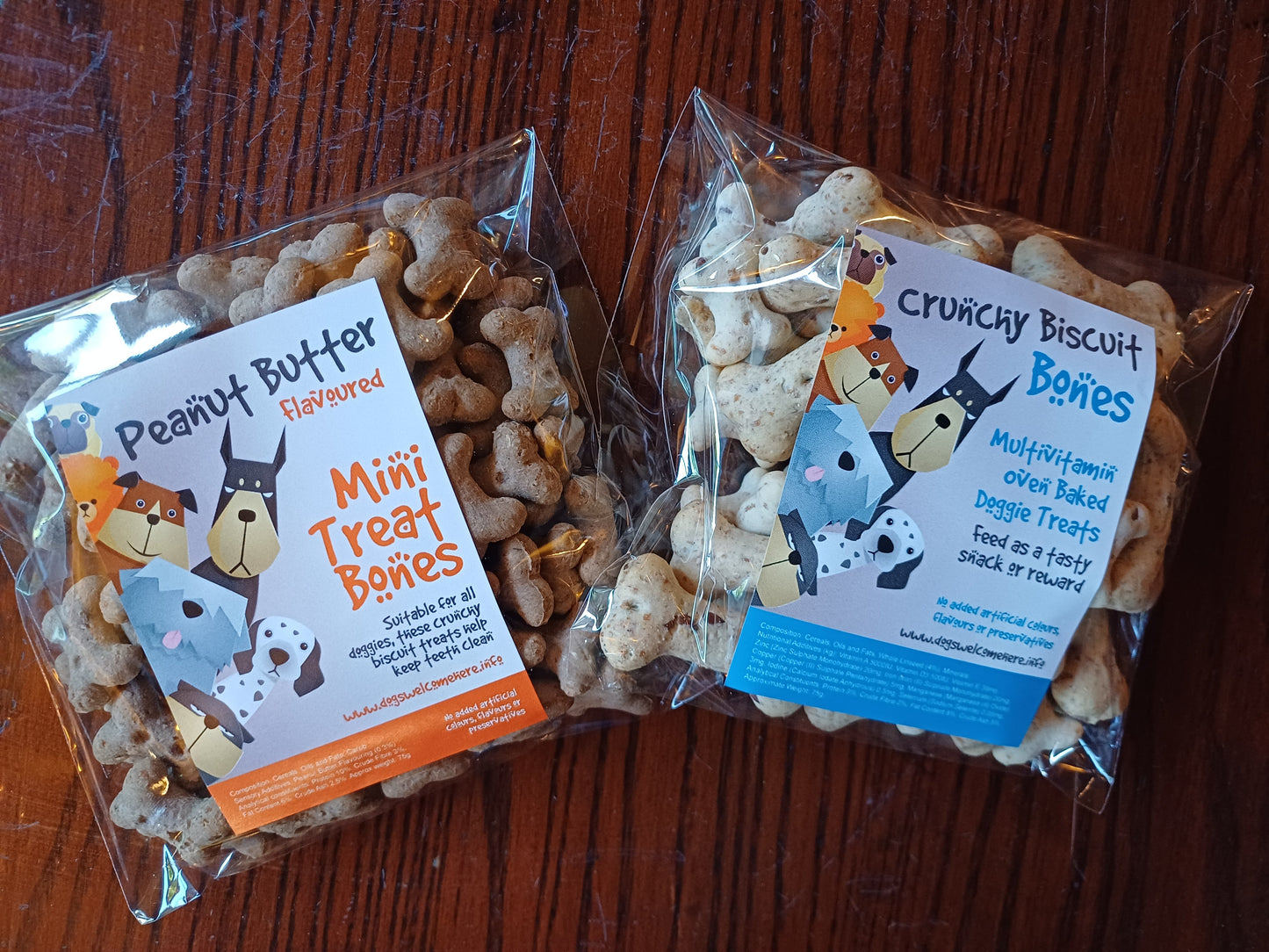 Peanut Butter Flavoured Mini Treat Bones suitable for all Dogs