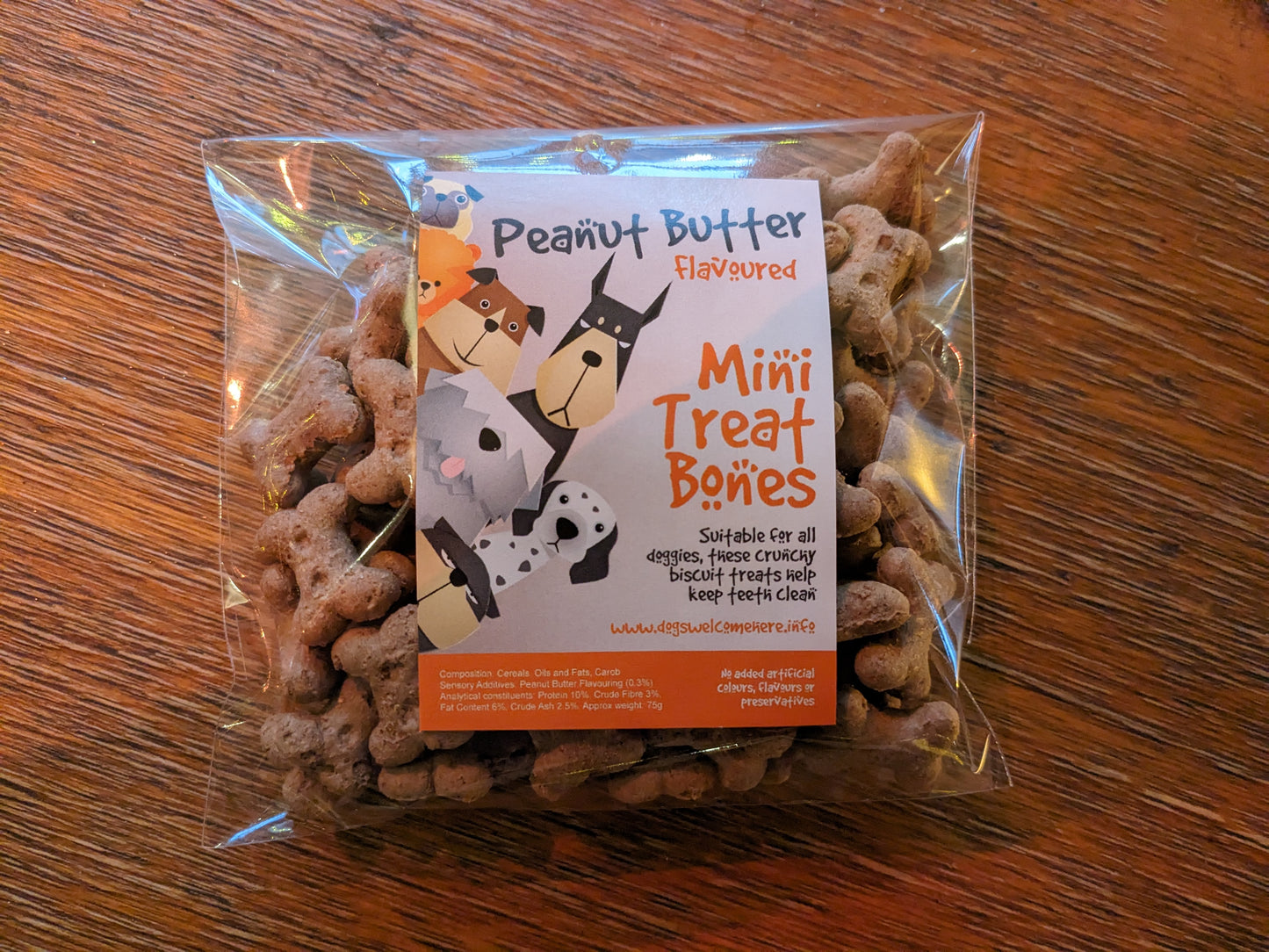 Peanut Butter Flavoured Mini Treat Bones suitable for all Dogs